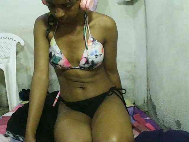 SexyMimi586 webcam