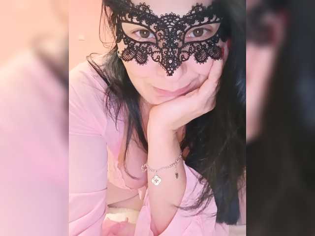 HotMilfa live cam preview