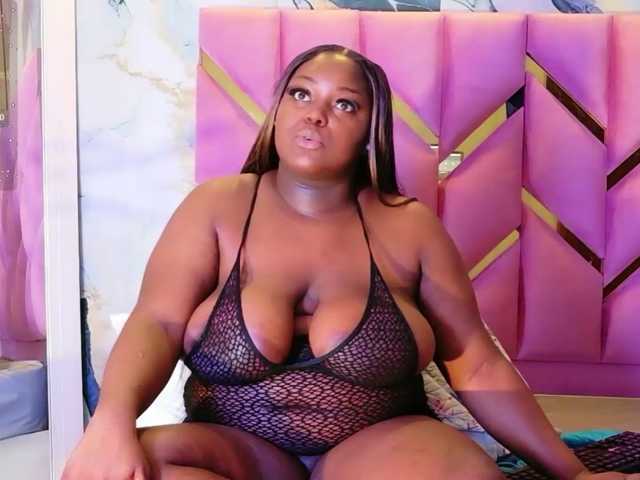 sweetyummychocolate live cam on BongaCams