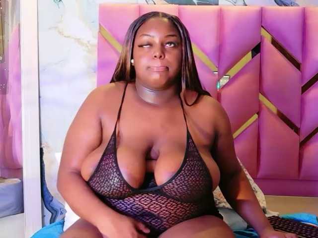 sweetyummychocolate live cam on BongaCams