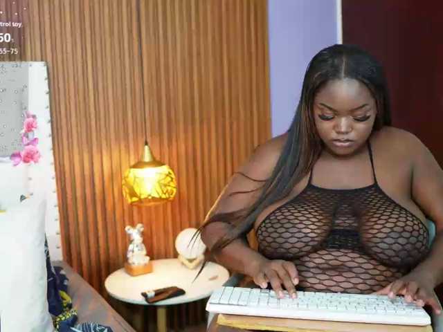 sweetyummychocolate live cam on BongaCams