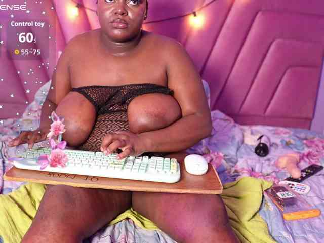sweetyummychocolate webcam