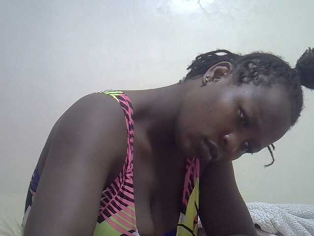 Ava02 live cam on BongaCams