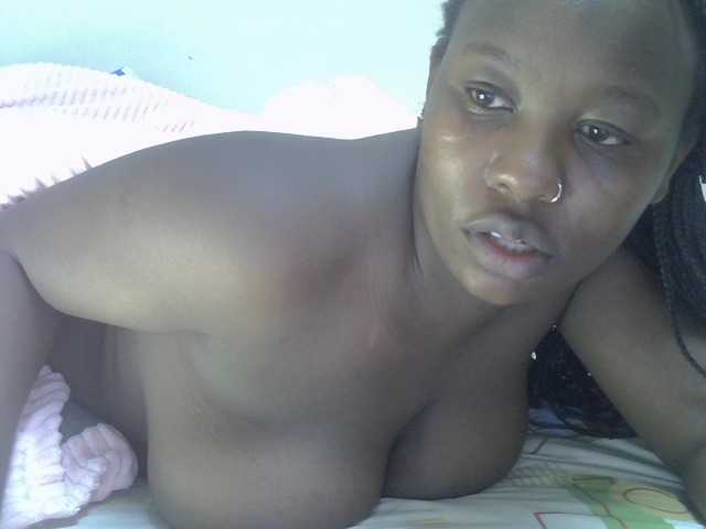 Ava02 live cam on BongaCams