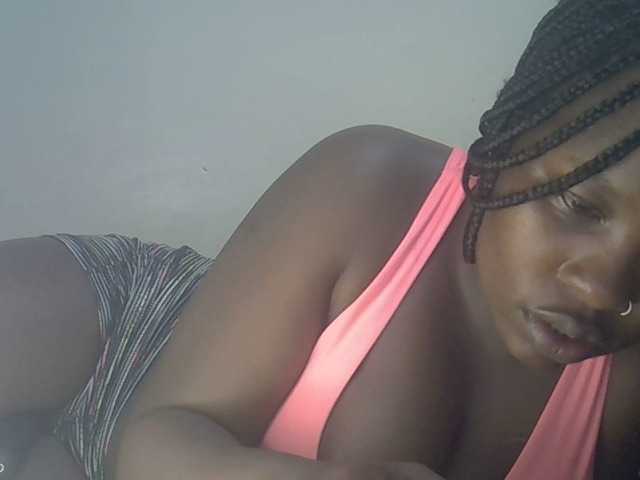 Ava02 live cam on BongaCams