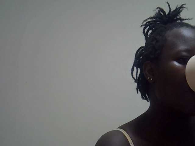 Ava02 live cam on BongaCams