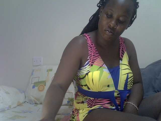 Ava02 live cam on BongaCams