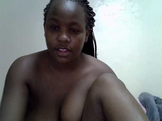 Ava02 live cam on BongaCams