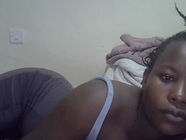 Ava02 live cam on BongaCams
