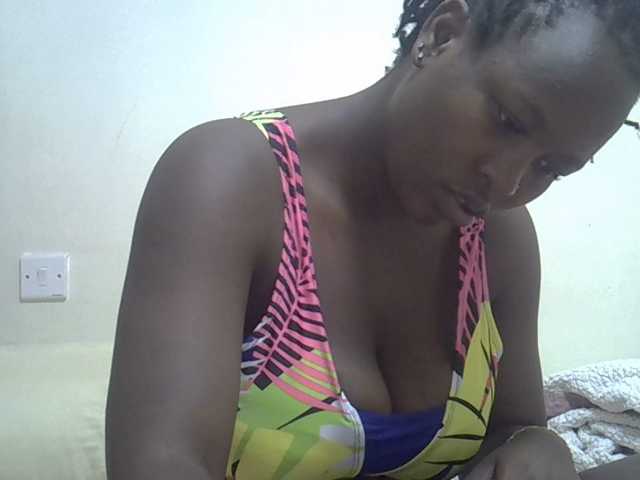 Ava02 live cam on BongaCams