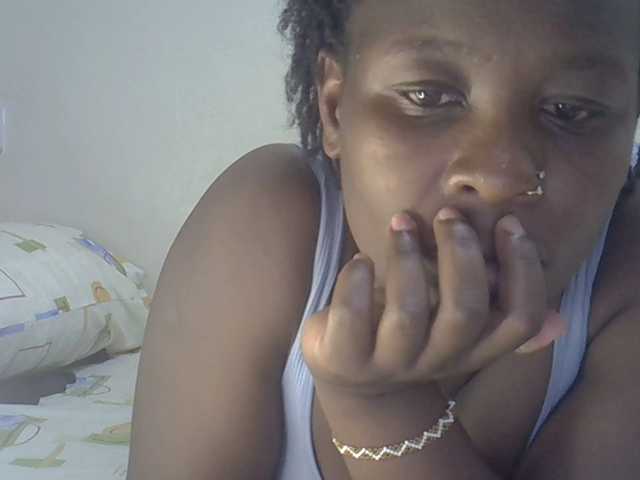 Ava02 live cam on BongaCams