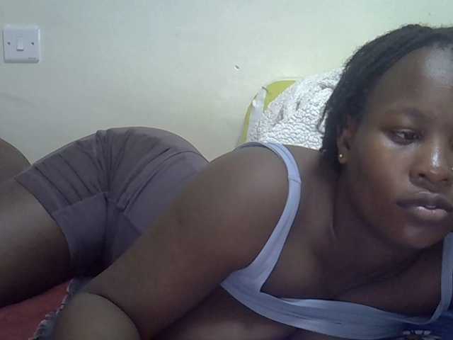 Ava02 live cam on BongaCams