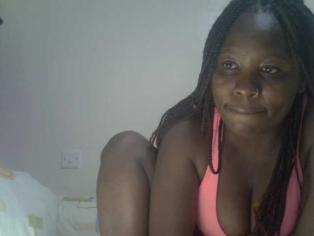 Ava02 live cam on BongaCams