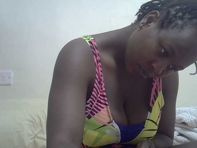 Ava02 live cam on BongaCams