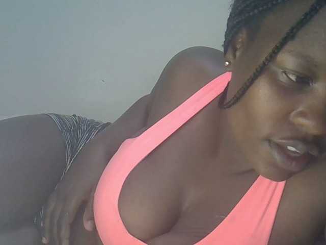 Ava02 live cam on BongaCams