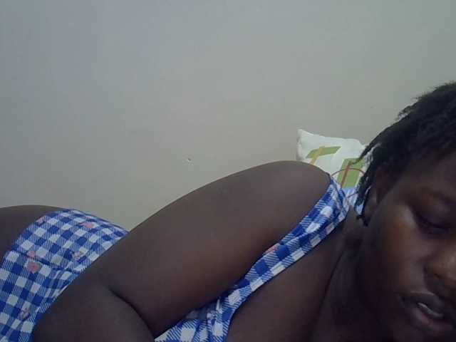 Ava02 live cam on BongaCams