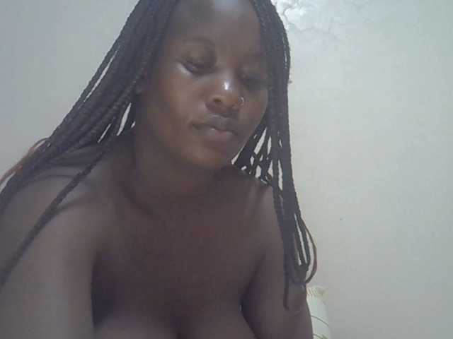 Ava02 live cam on BongaCams