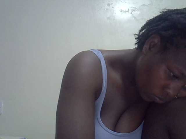 Ava02 live cam on BongaCams