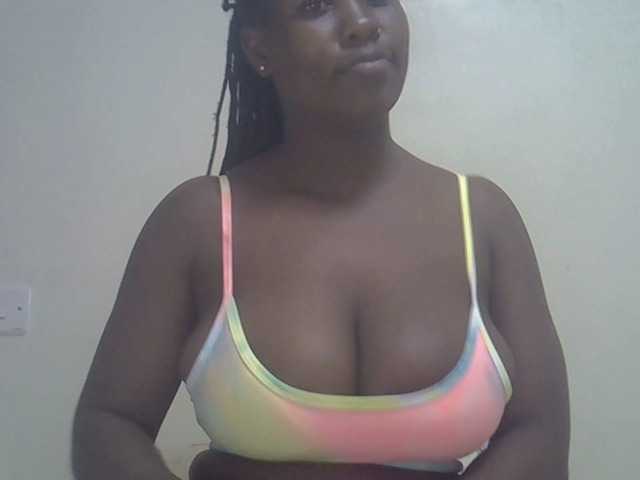 Ava02 live cam on BongaCams