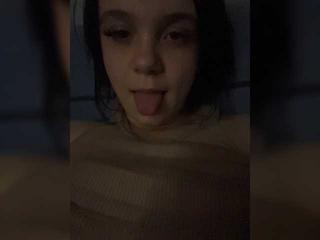 mimimiKMilkK live cam on BongaCams