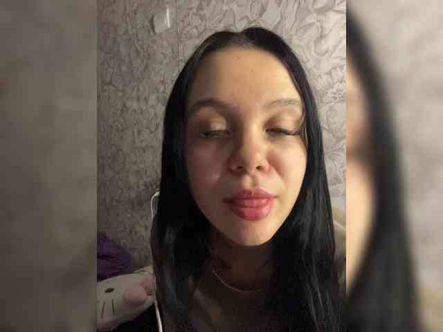mimimiKMilkK webcam