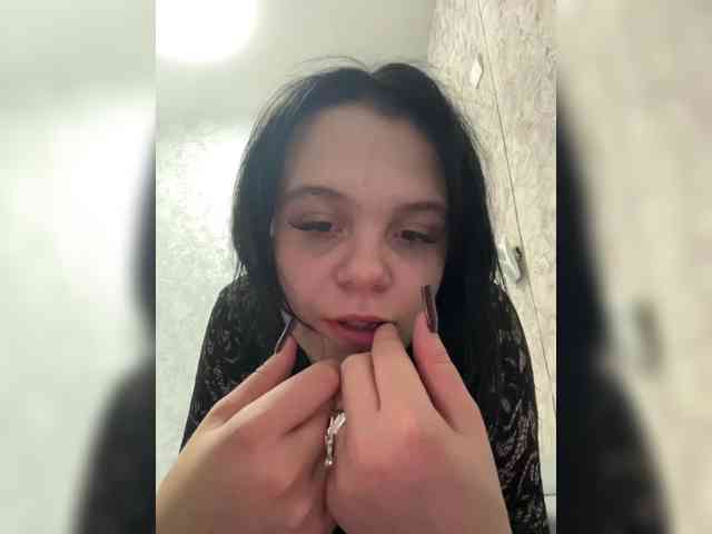 mimimiKMilkK webcam