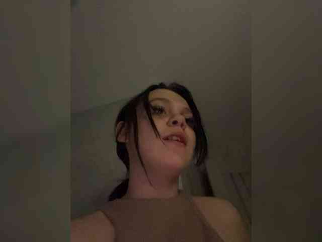 mimimiKMilkK webcam