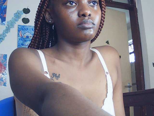 le modèle Ariadne- est en webcam porno dans un show sur le site bongacams, il possède les tags suivants: Ebony,Redhead,Shaved