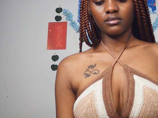 Ariadne- live cam on BongaCams