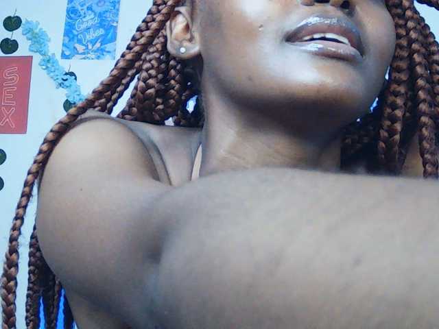 Ariadne- live cam on BongaCams