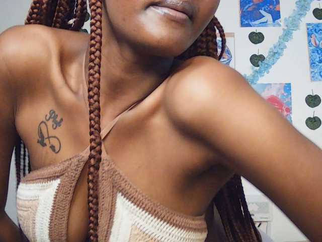 Ariadne- live cam on BongaCams