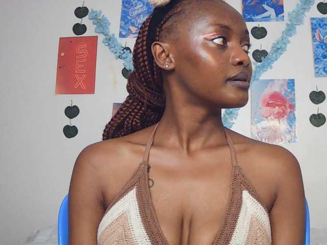 Ariadne- live cam on BongaCams