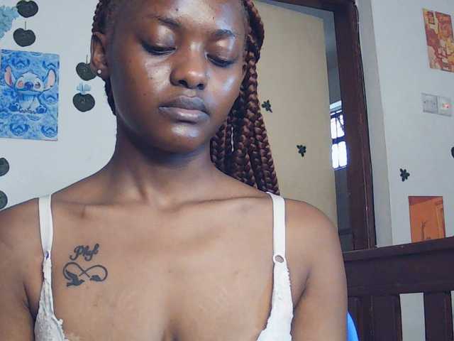 Ariadne- live cam on BongaCams