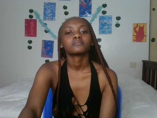 Ariadne-, en directo ahora en BongaCams