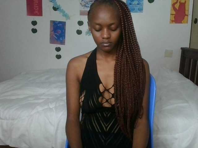 Ariadne-, en directo ahora en BongaCams