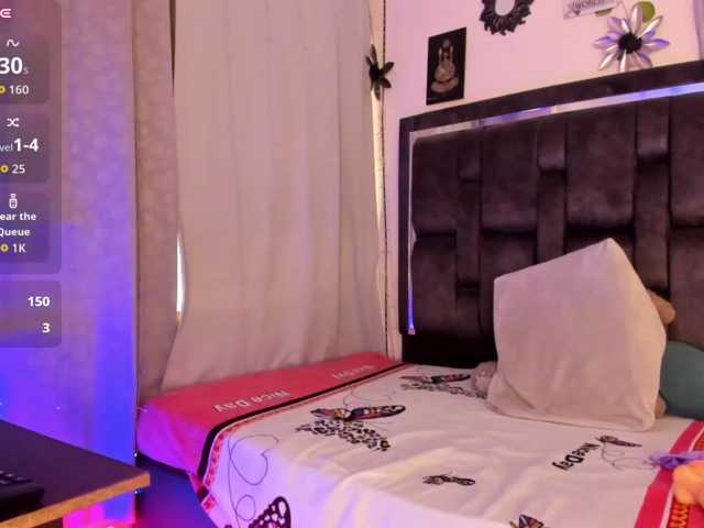 AlanaNova live cam on BongaCams