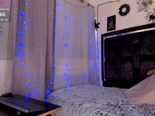AlanaNova, en directo ahora en BongaCams