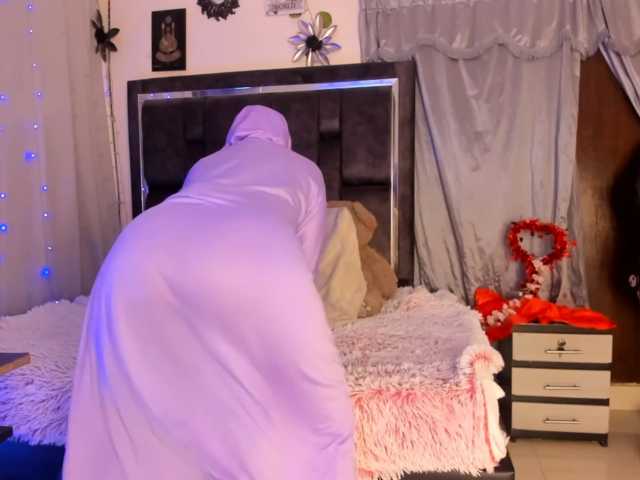 AlanaNova live cam on BongaCams