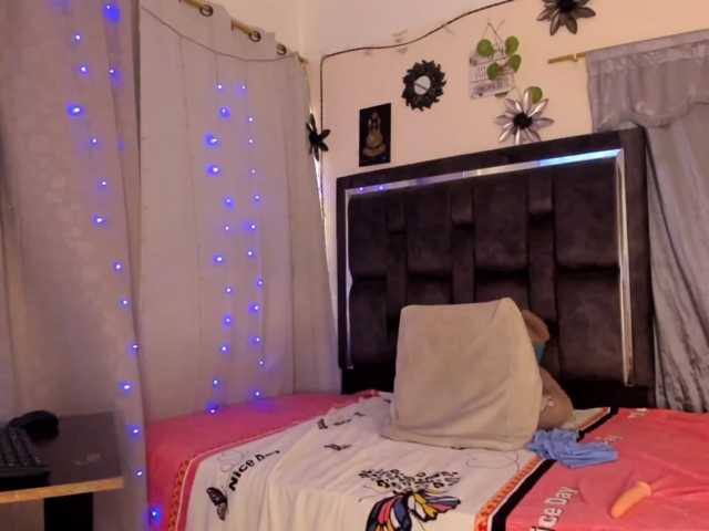 AlanaNova live cam on BongaCams