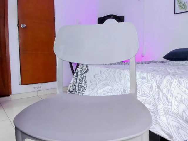 EvelinJons, en vivo ahora en BongaCams