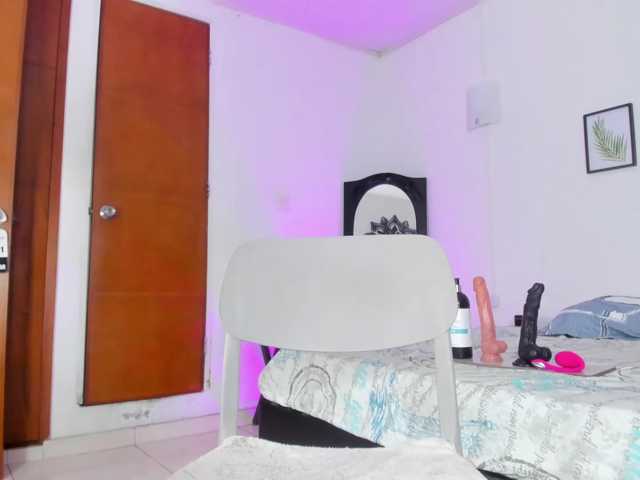 EvelinJons live cam on BongaCams