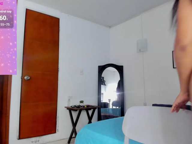 EvelinJons live cam on BongaCams