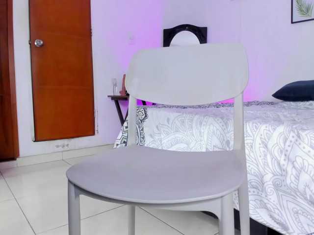 EvelinJons live cam on BongaCams