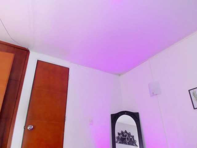 EvelinJons live cam on BongaCams