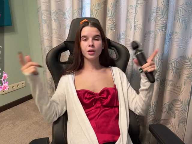 JuicyCutie live cam on BongaCams