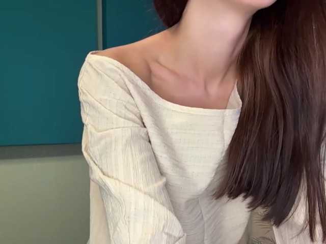 JuicyCutie live cam on BongaCams