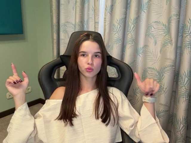 JuicyCutie live cam on BongaCams