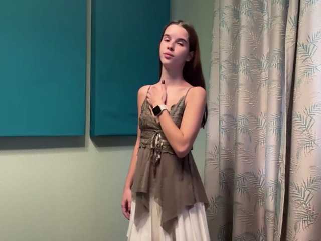 JuicyCutie, en directo ahora en BongaCams