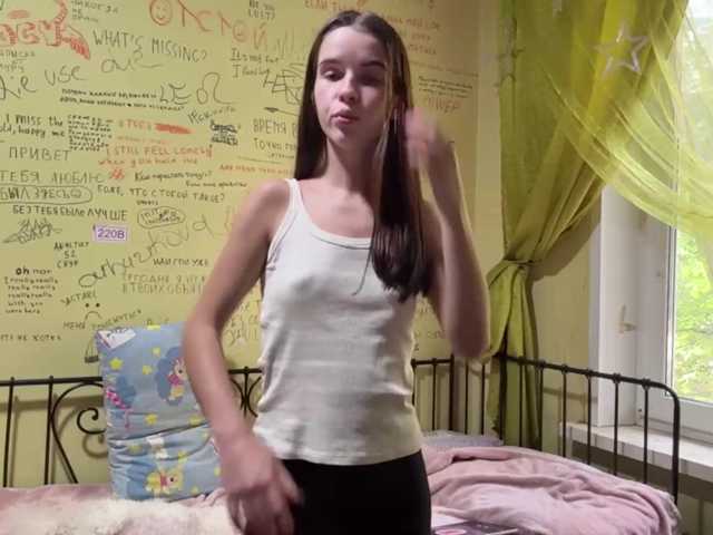 JuicyCutie live cam on BongaCams