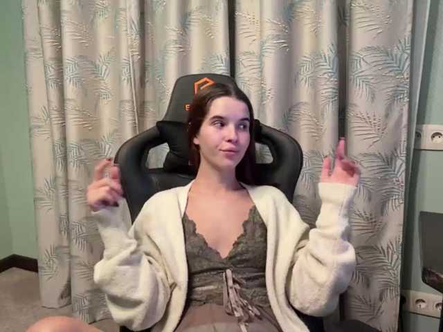 JuicyCutie, live now on BongaCams